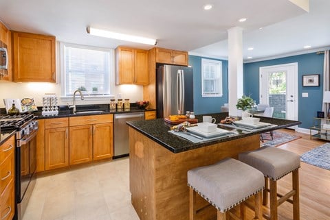Floor plan for 1 bed, 1 bath, 785 sqft